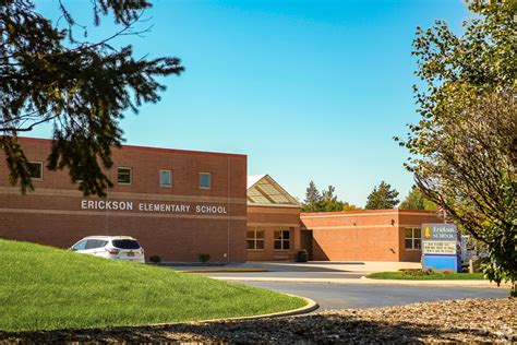 Roselle, IL City Guide | About Living in Roselle - Homes.com