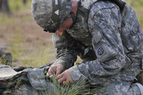 'Stress Shoot' competition tests Paratroopers' ability to fight under ...