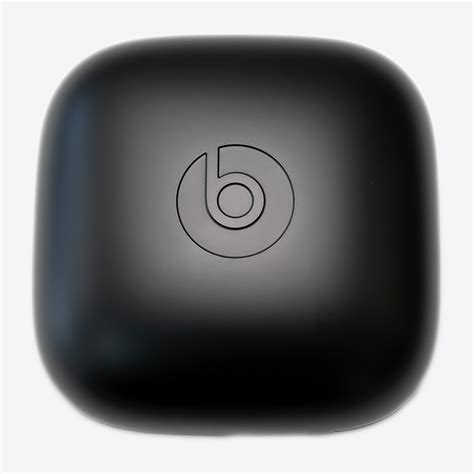 Powerbeats Pro Charging Case Replacement - Slightly Used - ReCellExchange