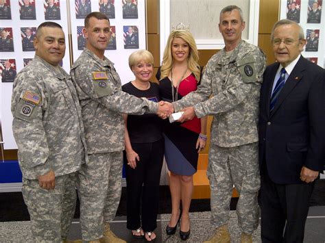 Miss America Helps Wounded Warriors Stay Connected | Article | The ...