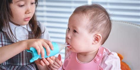 Feeding Spoon Dispenser. – KIDZEL