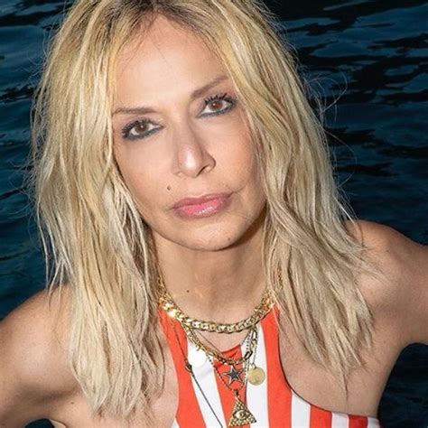 ΑΝΝΑ ΒΙΣΣΗ | ΤΑ VIDEOS ΤΗΣ ΓΙΑ ΤΟ «ΑΝΤΙΔΟΤΟ» ΠΟΥ ΕΧΟΥΝ «ΤΡΕΛΑΝΕΙ» ΤΟ ...