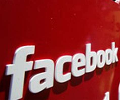 \'Facebook failed to reveal paedophile ring\'
