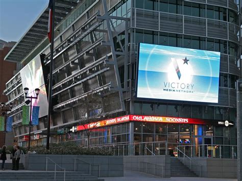 Bringing the Outdoors to Life with Outdoor Digital Displays - India's ...