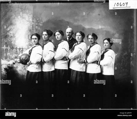 Miami women's basketball team 1911 (3199692995 Stock Photo - Alamy