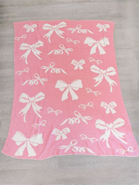 Bubblegum Pink Bow Blanket | Sassy Shortcake – Sassy Shortcake