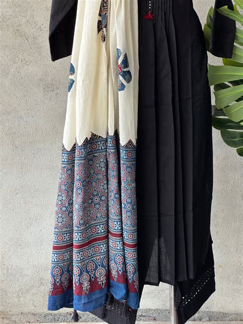 Dupattas – VIKA Boutique