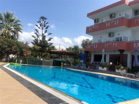 KNOSSOS APARTMENTS PANORMO (Panormos, Crete) - Apartment Reviews ...