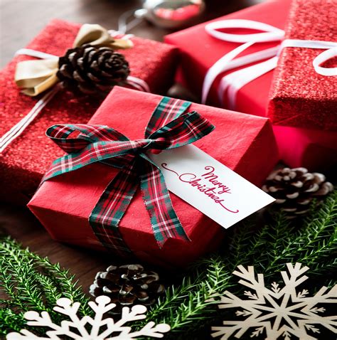 7 Secret Santa gift ideas for Loved ones | Christmas Gifts Ideas ...