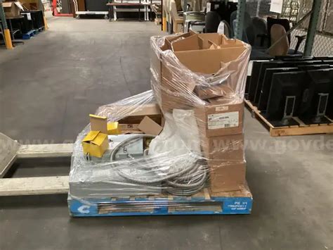 Pallet of Random Hardware. | GovDeals