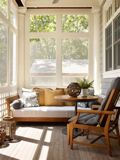 45 Amazingly Cozy and Relaxing Screened Porch Design Ideas | Small ...