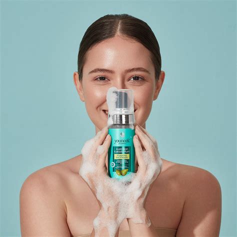 Australian Kakadu Plum Foaming Face Wash – Youneek Pro Science. Navyug ...