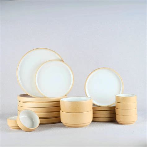 BlackCarrot 21 Pcs Handcrafted Beige & White Ceramic Dinner Set