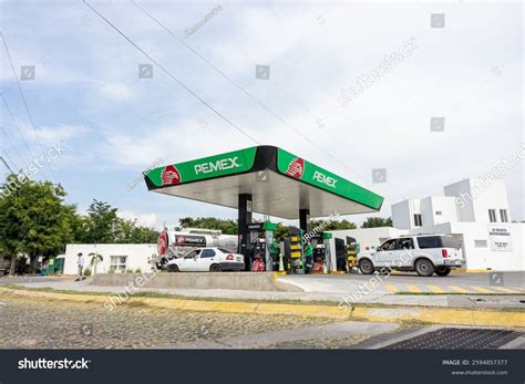 Pemex Gas Station Guadalajara Pemex Gas Stock Photo 2594857377 ...