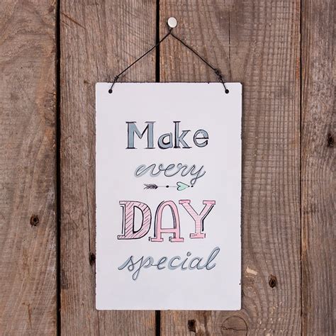 Metallschild mit Chalky-Finish Handlettering – Bastelidee – Rayher