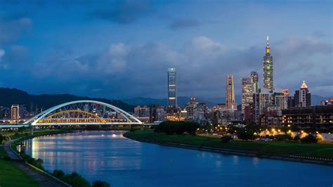 timelapse horizontal landscape view of the Taipei capital city of the ...
