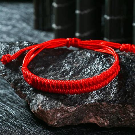 Red String Bracelet 的图像结果