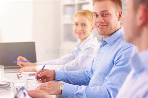 Business People Sitting 的图像结果