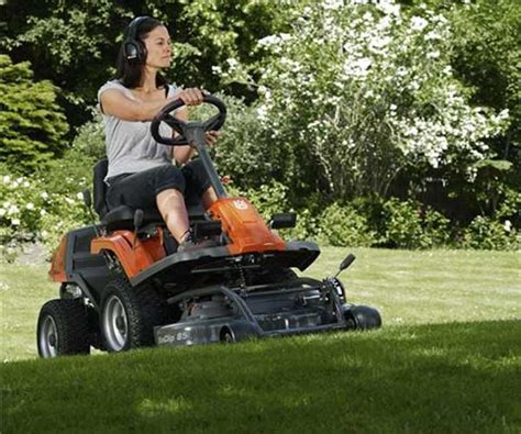 Trattorino tagliaerba: Migliori modelli a confronto con  