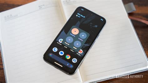 Smallest Android Phone 的图像结果