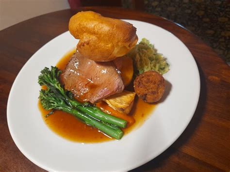 THE COCK HOTEL (Bronllys) - B&B Reviews, Photos, Rate Comparison ...