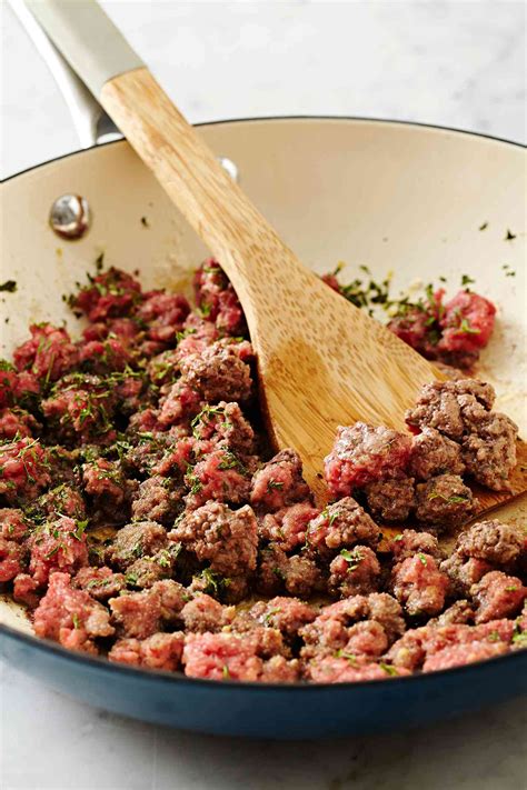 https://static.onecms.io/wp-content/uploads/sites/37/2019/07/18122043/browning-ground-beef-27031287.jpg?utm_source=chatgpt.com
