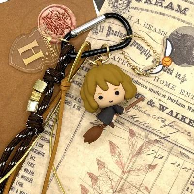 Harry Potter Magic Broom Rider Pendant(Hermione) – Miniso Srinagar