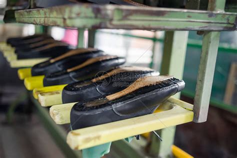 鞋厂手工制成的制品制鞋高清图片下载-正版图片507569704-摄图网