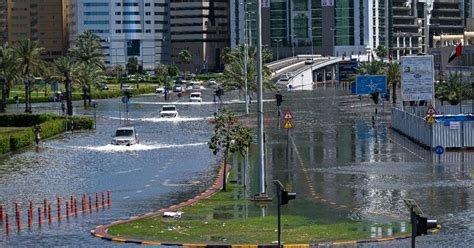 الجزيرة العربية تشهد أمطار غزيرة استثنائية - منهاجي