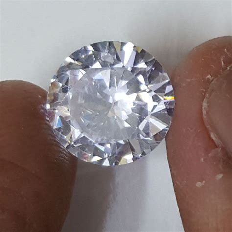 Zircon – Gem Selections