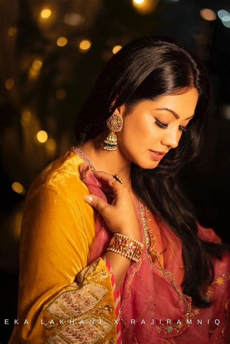 Mustard Yellow Bell Sleeve Eka Lakhani Silk Velvet Kurta Set – Raji Ramniq