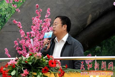 @青海公安 发普法节目的宣传藏语微博引发网友讨论