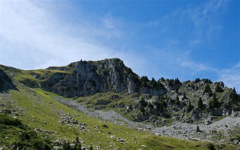 Download wallpaper 3840x2400 rocks, landscape, slope, grass, nature 4k ...