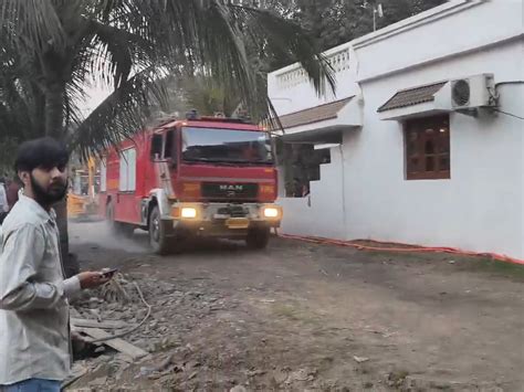 Blast follows massive fire at scrap godown in Daman: 5 suffer burns ...