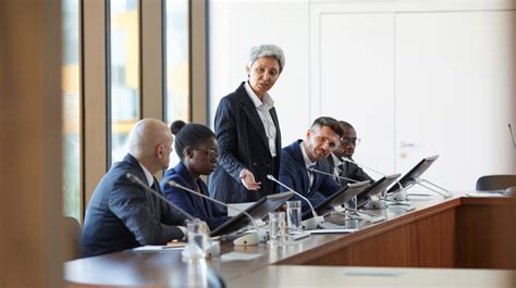 Standing Committee 的图像结果