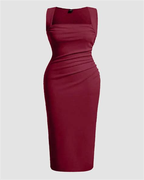 Solid Ruched Sleeveless Ribbed Knit Dress In Maroon Curve & Plus ...