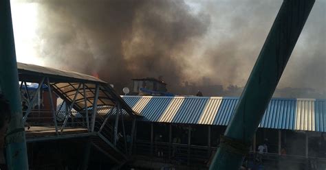 Mumbai: Fire breaks out near Bandra station at Behrampada slum, fireman ...