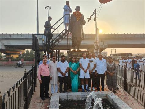 Three kilometer run by East Kutch Police to mark the birth anniversary ...