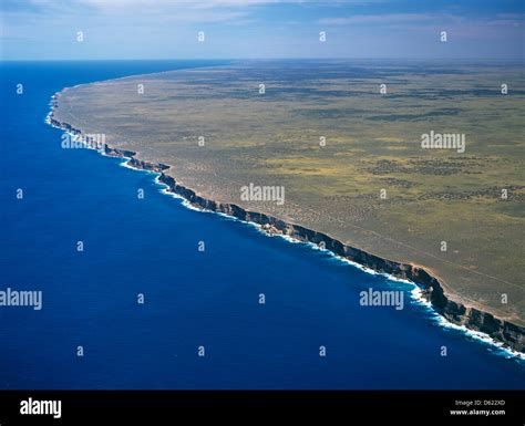 Australia, South Australia, Great Australian Bight and the Nullarbor ...