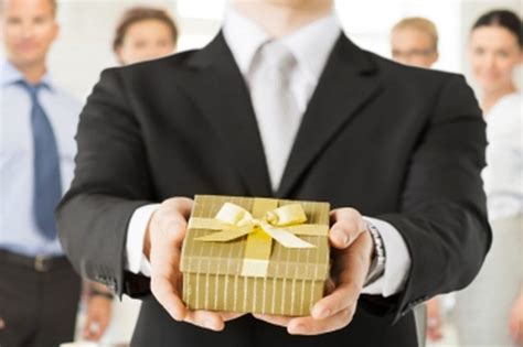 Establecimiento de premios y reconocimientos