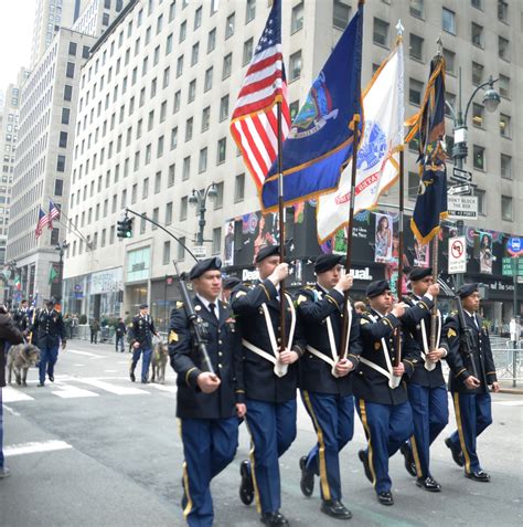 NY National Guard's 'Fighting 69th' leads World's Largest St. Patrick's ...
