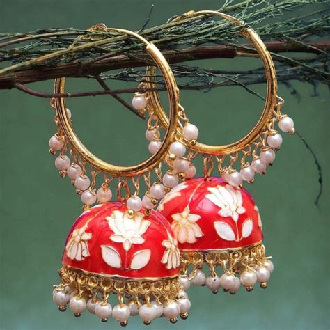 Jhumka earrings: Elevate your wedding season look with this accessory