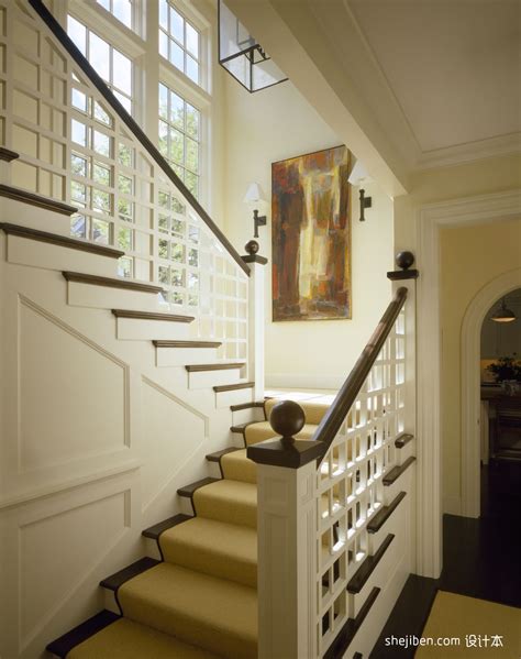 2013欧式风格二居室家庭整体实木楼梯间装修效果图 – 设计本装修效果图