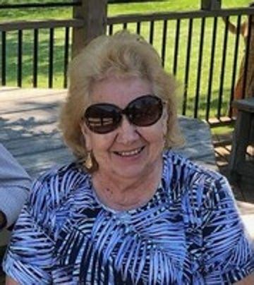 Shirley Mosholder Obituary - The Daily American