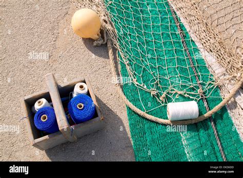 Fishing Net Repair 的图像结果