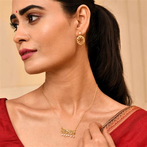 925 Silver Necklace Set for Women | Pure Silver Necklace Online | Roovi