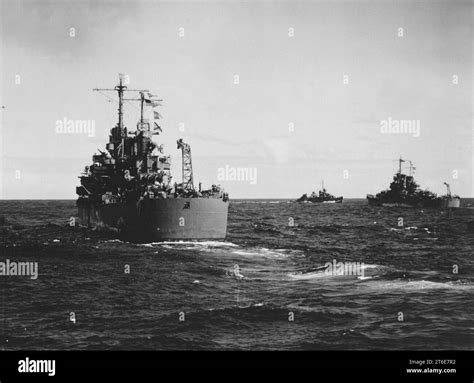 USS Honolulu (CL-48) and USS St. Louis (CL-49) returning from the ...