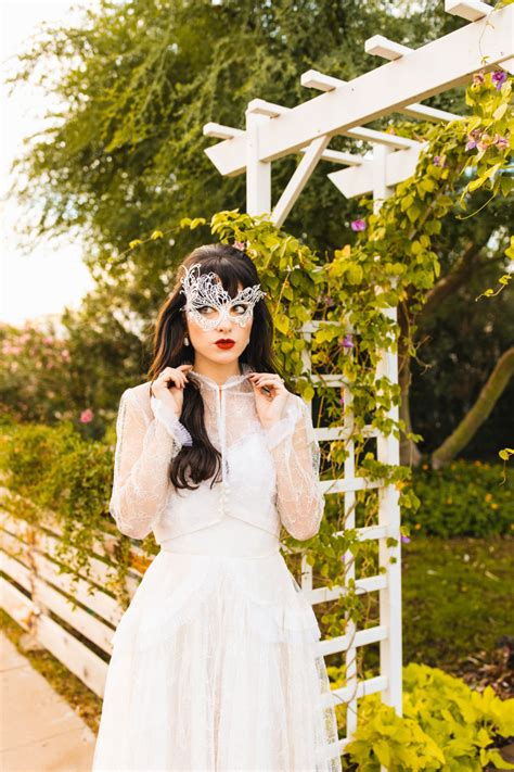 Couples Costume Ideas: Masquerade Ball - New Darlings