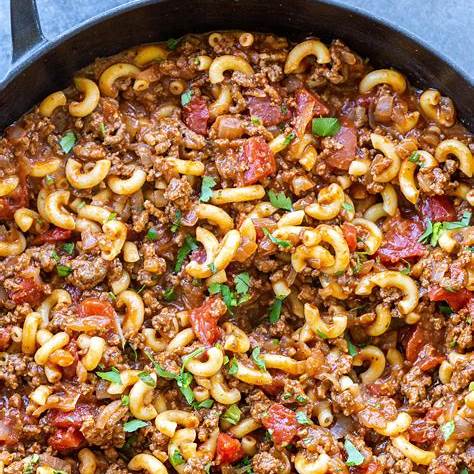 https://cdn.momsdish.com/wp-content/uploads/2021/04/Old-Fashioned-Goulash-012-2048x3072.jpg