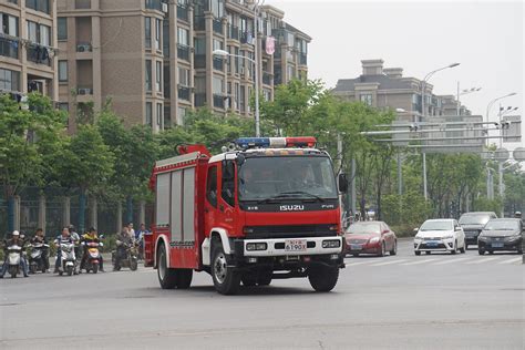 ISUZU FVR | 江苏南京石门坎消防中队 捷达抢险救援消防车 WJ苏6190X | yyyy215 | Flickr